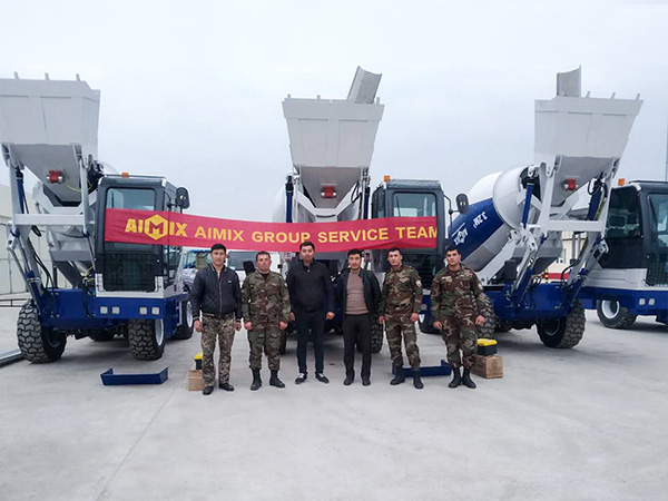 3.2 cubic meter self loading mobile concrete mixer