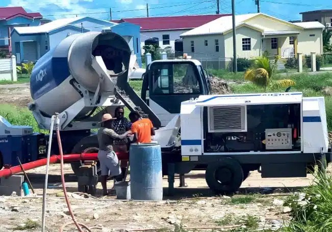 AS-4.0 self loading mixer and pump for House Construction In Antigua