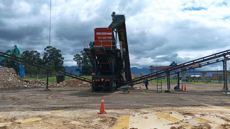 Mobile Gravel Crusher for Processing Construction Waste